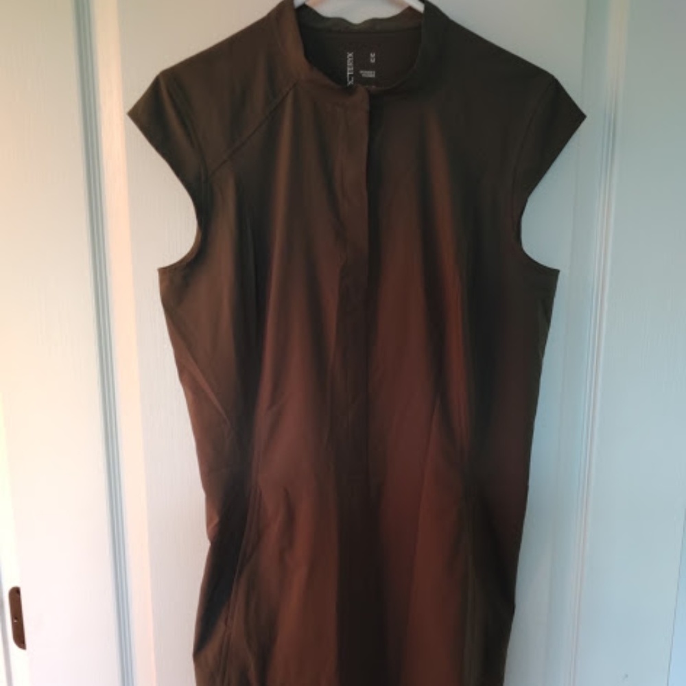 Arc'teryx Cala Dress Size Medium Olive Green